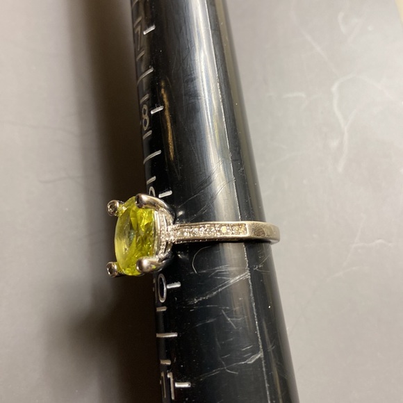 Oval Canary Yellow ring - Picture 4 of 4